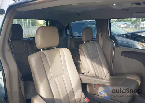 2016 Chrysler Town & Country Touring from USA, damaged, VIN 2C4RC1BG4GR290709